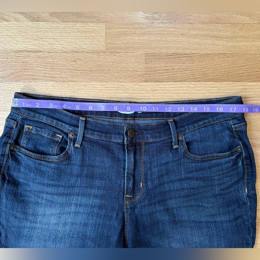Old Navy Curvy Skinny Jeans Size 14 in Excellent Condition - Picture 7 of 9